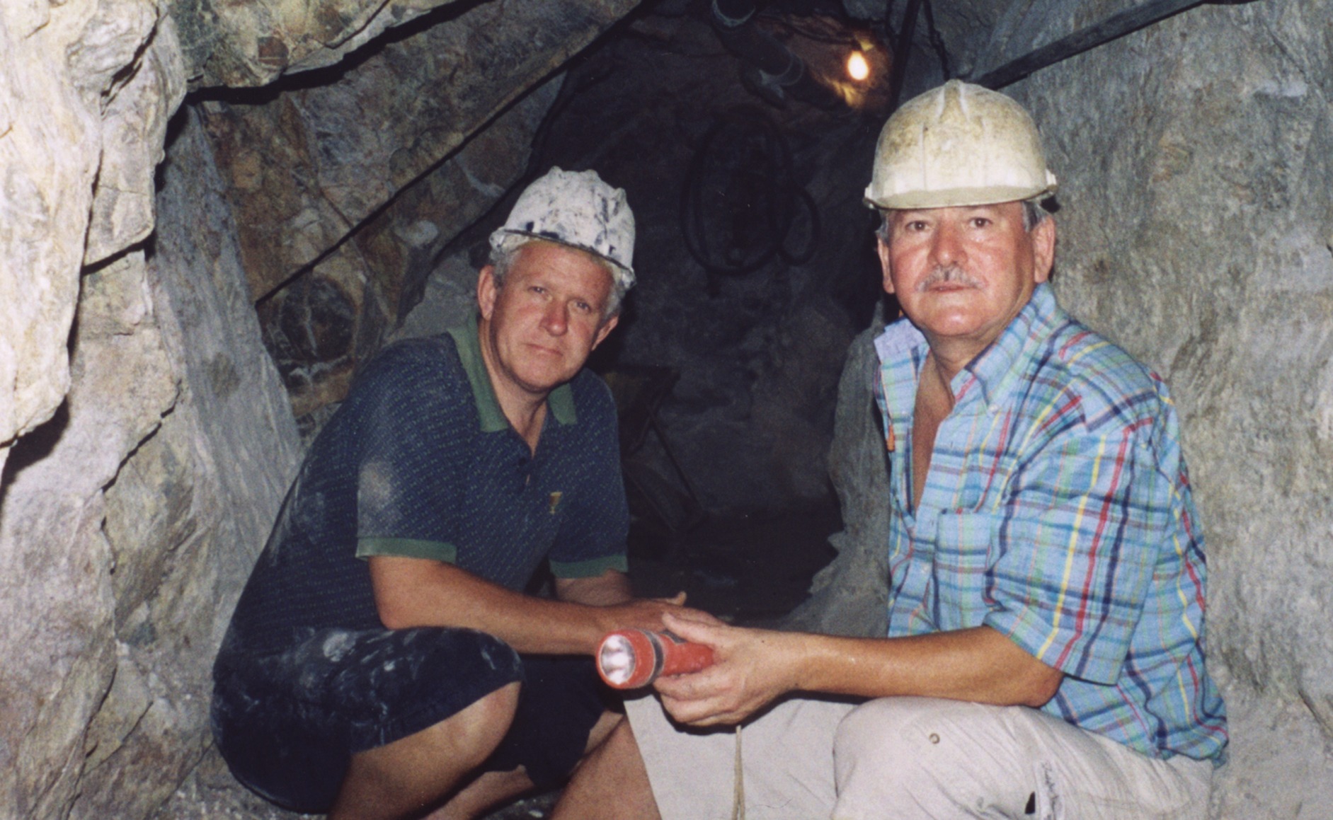 Reggie Akdogan in mine